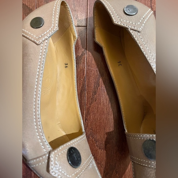 Tod’s nude 3inch heels - Picture 5 of 10